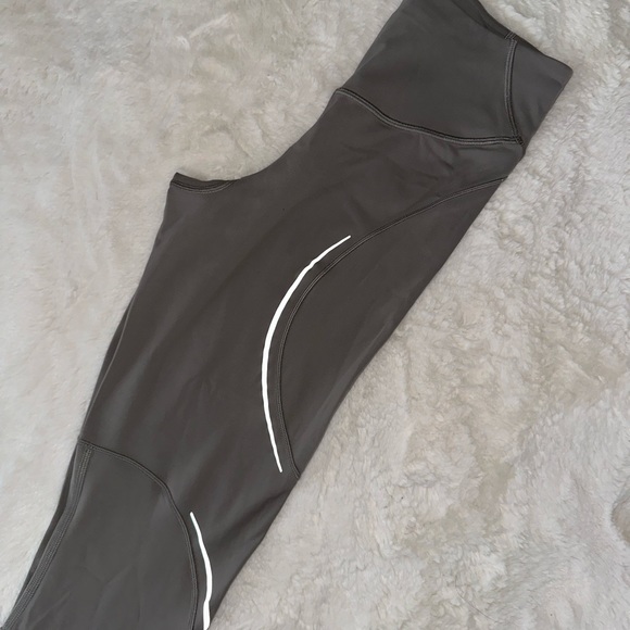 lululemon base pace reflective leggings 25” - Picture 2 of 6